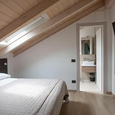 Il Di Piazza Motta Bed & Breakfast Albese Con Cassano