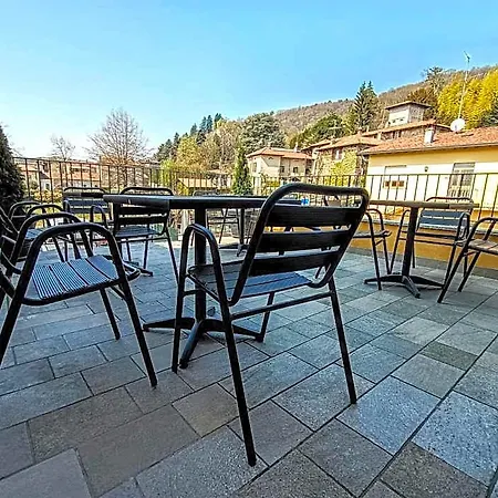 Il Di Piazza Motta Couette-café